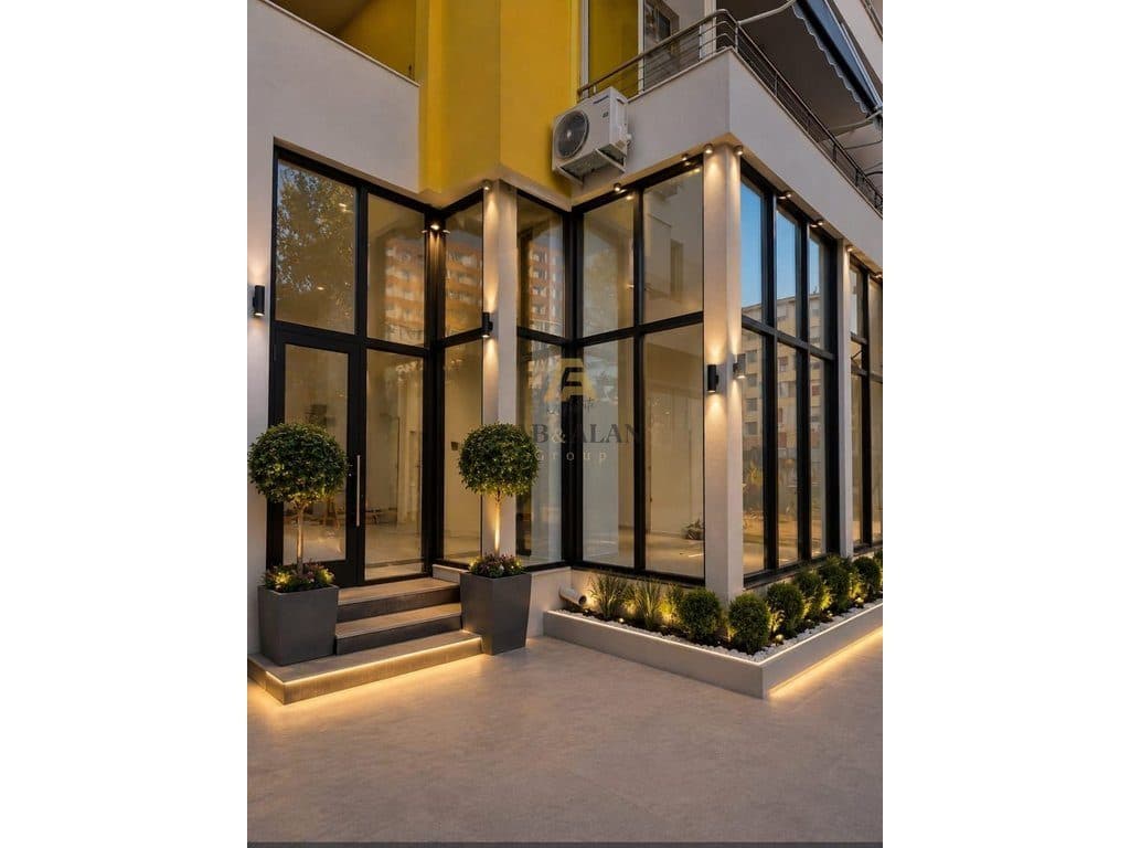Dyqan Në Shitje në Ish Fusha e Aviacionit, Tiranë - 177050€ | 71 m²