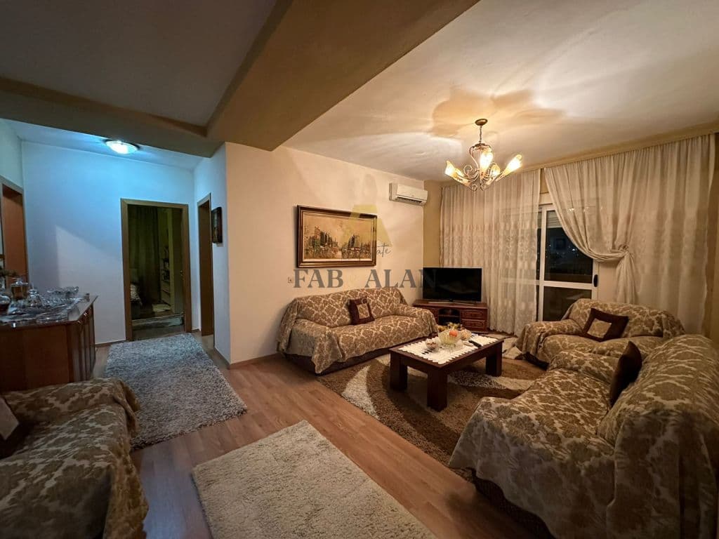 NE LAPRAKE APARTAMENT 2+1 PER SHITJE! 2