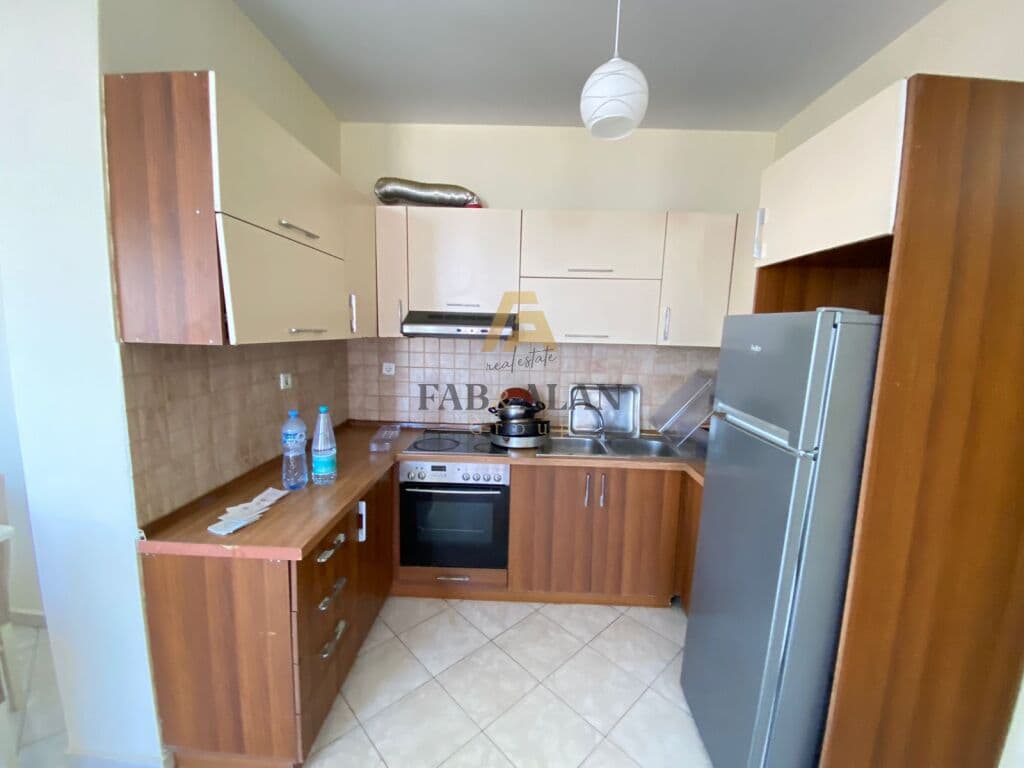 NE ASTIR PRANE VILA L APARTAMENT 2+1 PER QERA! 3