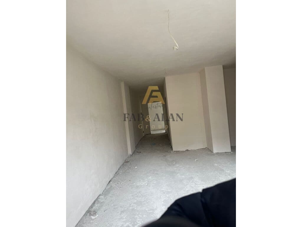 NE PORCELAN APARTAMENT 1+1 PER SHITJE! 4