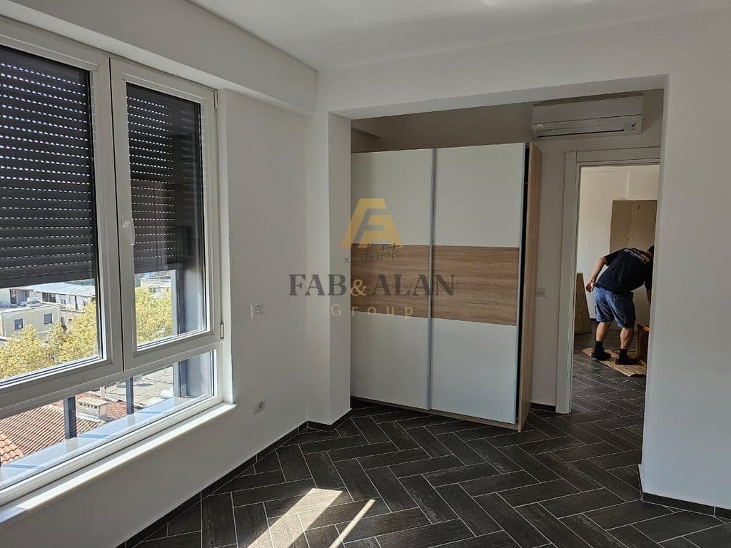 Ekskluzivitet në Myslym Shyri – Jepet me qira apartament/zyrë luksoze 4