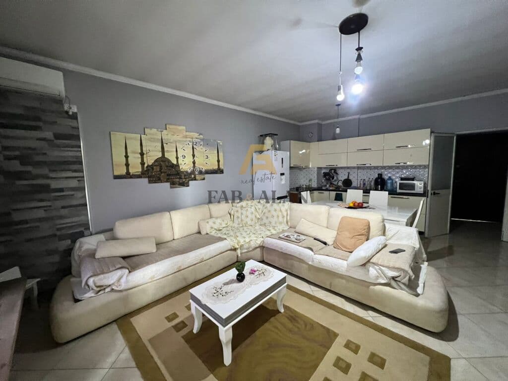 TEK FRESKU APARTAMENT 2+1 PER SHITJE! 2
