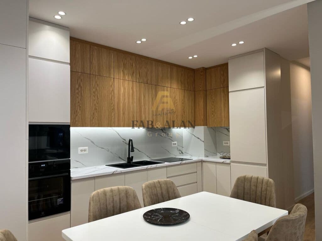 PERBALLE DELIORGJIT APARTAMENT 2+1 PER SHITJE !