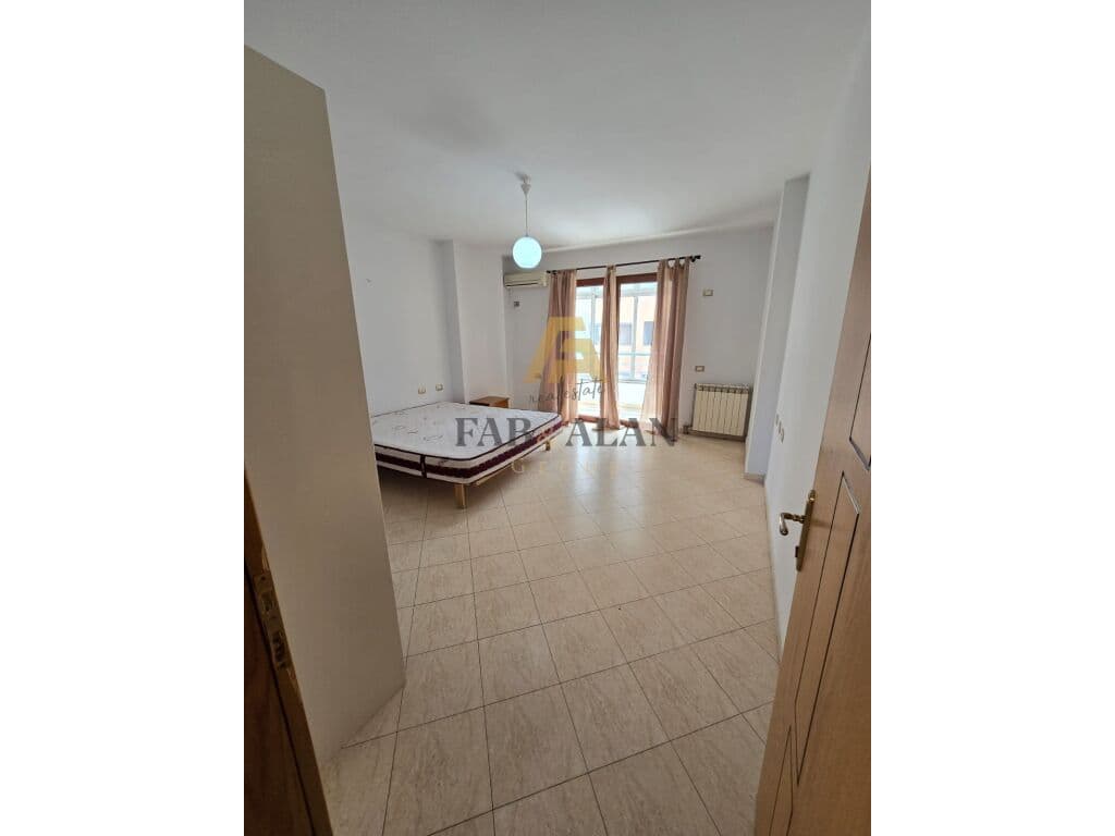 TEK ASTIRI (PALLATI EVERESTIT) APARTAMENT 3+1+2WC+2 BALLKONE PER SHITJE ! 3