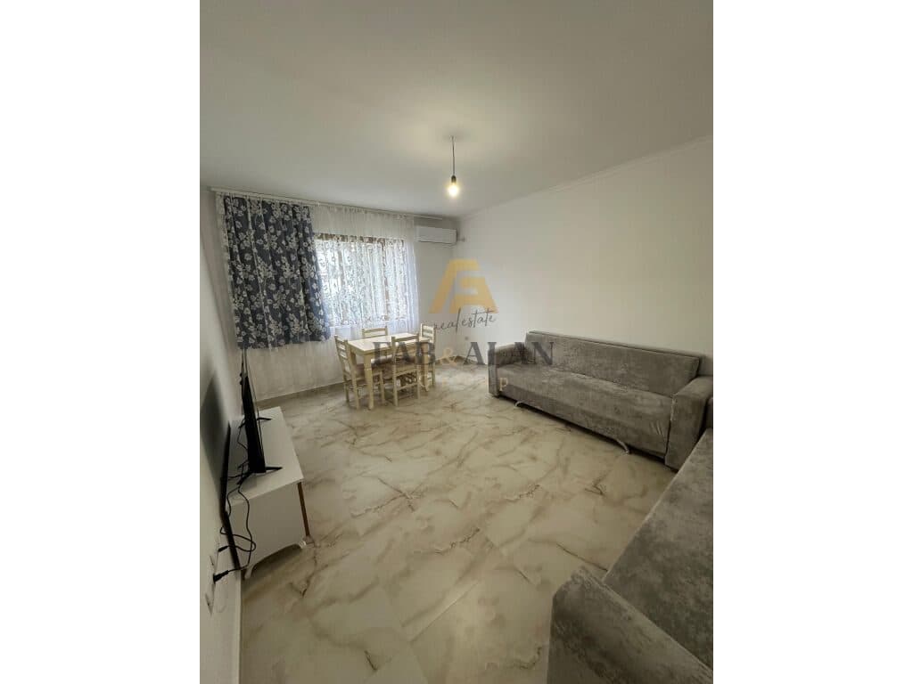 PRANE KOMISARIATIT NR. 4 APARTAMENT 1+1 PER QERA!