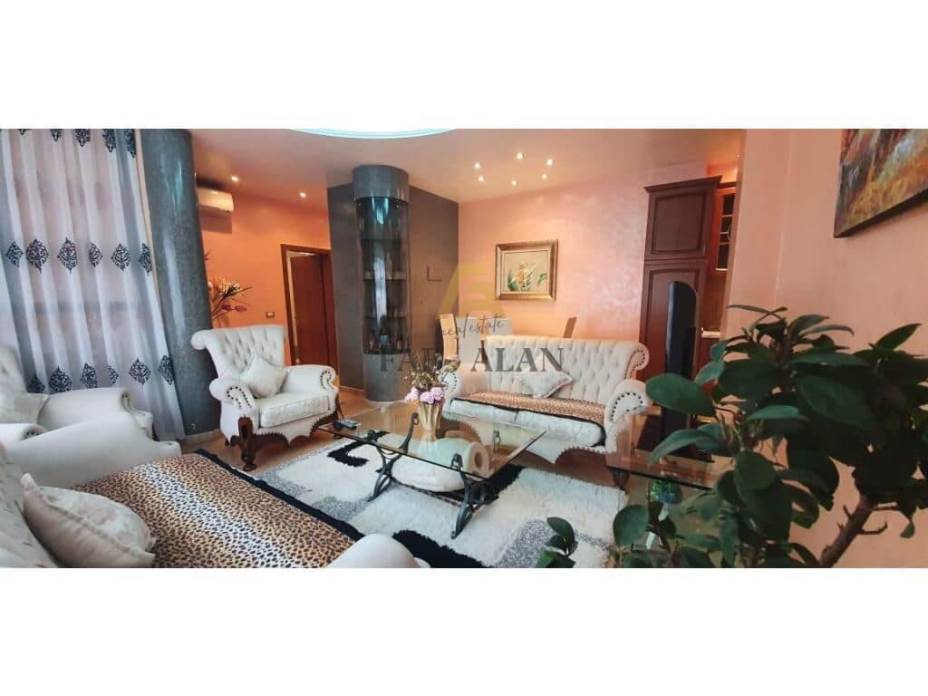 TEK RRUGA E KOSOVAREVE APARTAMENT 1+1 PER QERA!