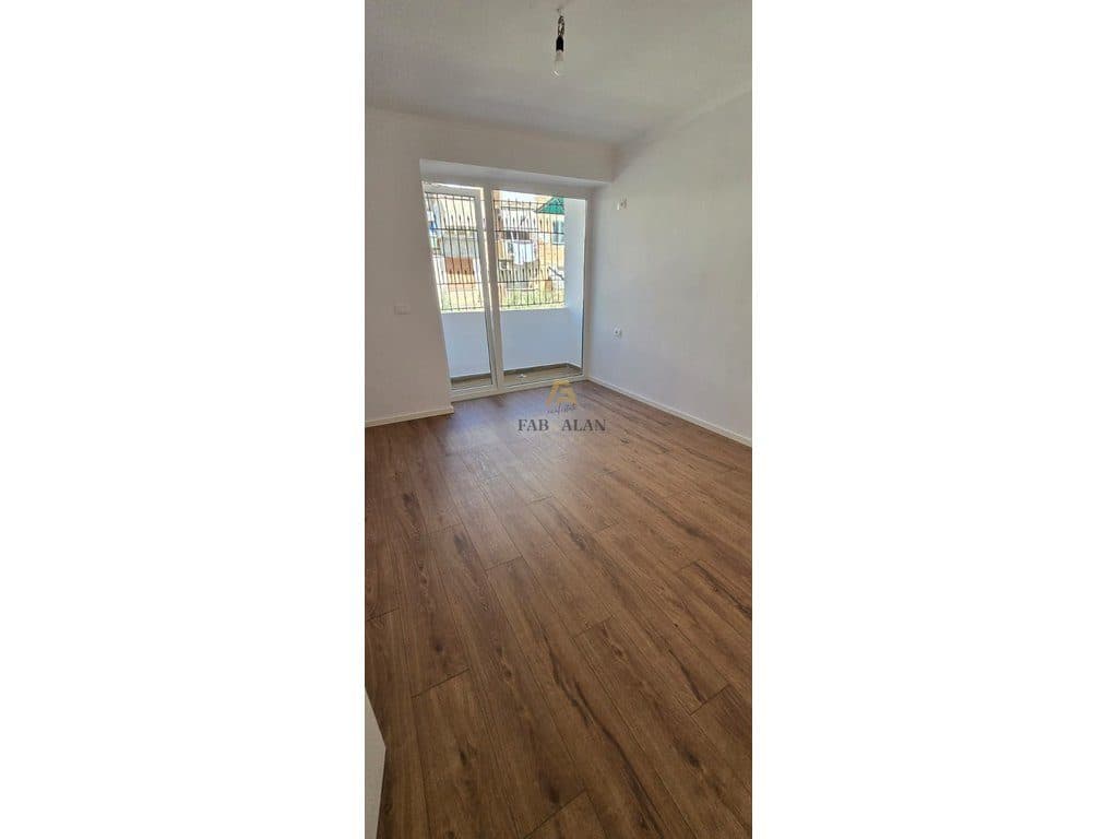 TEK MOZAIKU I TIRANES APARTAMENT 1+1 PER SHITJE! 2