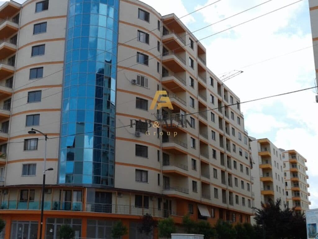 TEK FRATARI NE ASTIR APARTAMENT 1+1+VERANDE PER SHITJE! 1