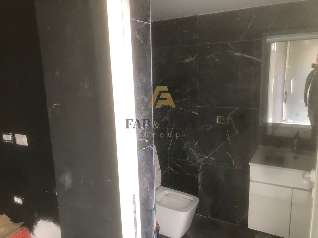 JEPET ME QIRA AMBIENT BIZNESI 300 M² NË ZONËN E SHESHIT WILLSON 4