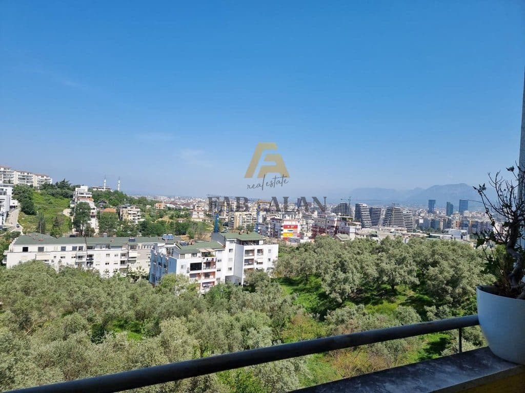 TEK LIQENI I THATE APARTAMENT 3+1+3 PER QERA!