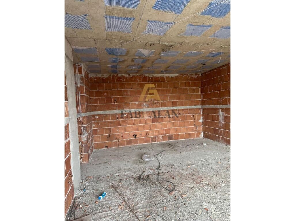 NE PORCELAN APARTAMENT 2+1 PER SHITJE! 4