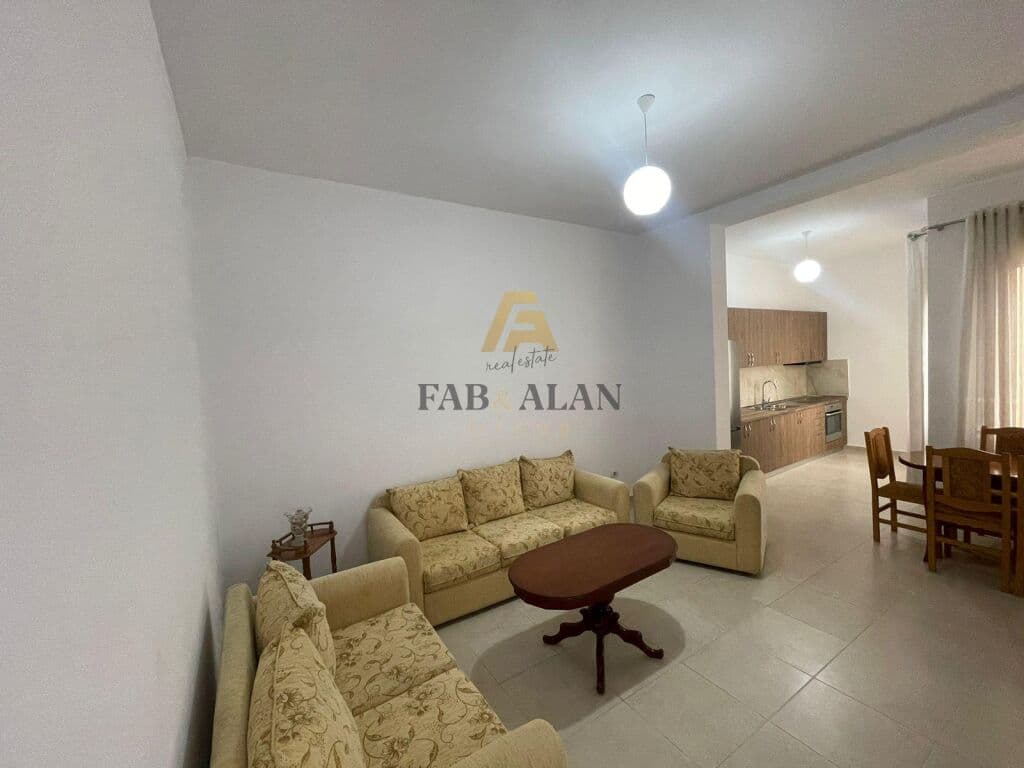 APARTAMENT ME QERA 1+1 TEK RRUGA E DIBRES! 4
