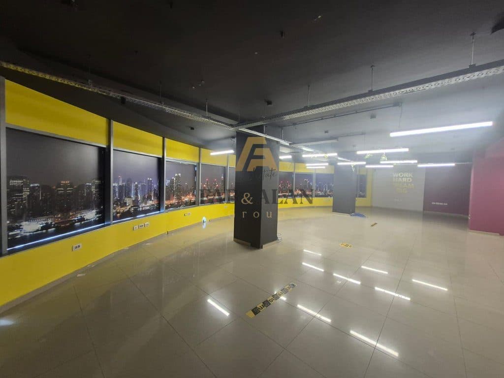 Jepet me qira zyrë 230 m²