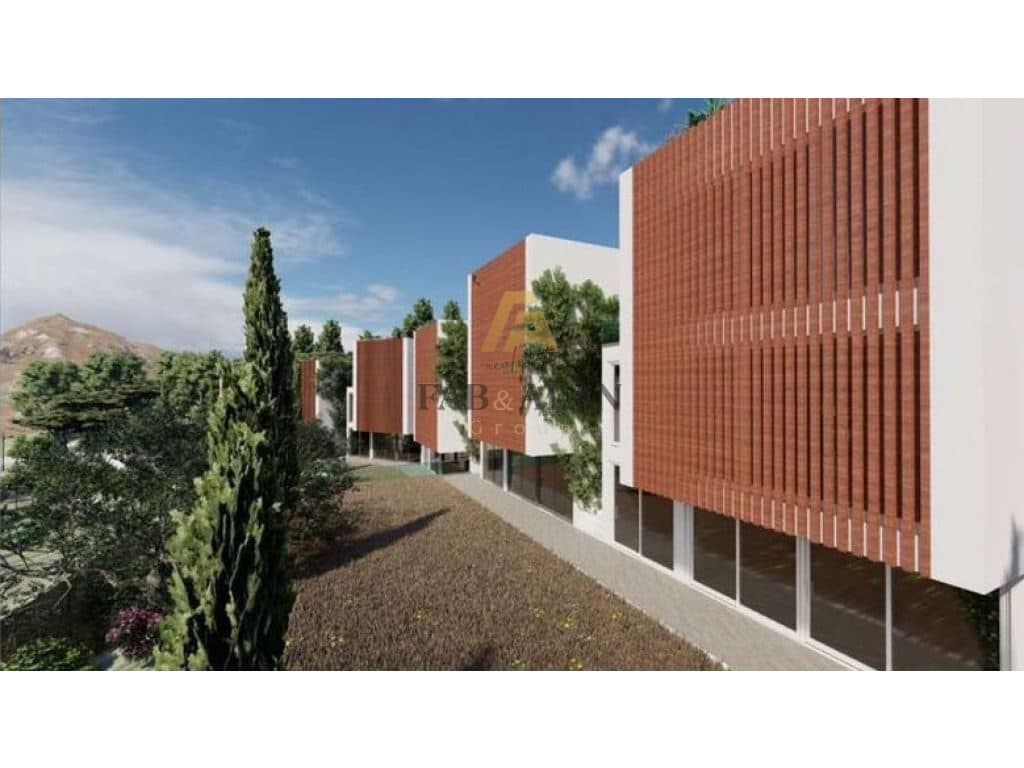 Swan Lake Residence, VILA në shitje pranë Liqenit të Farkës!