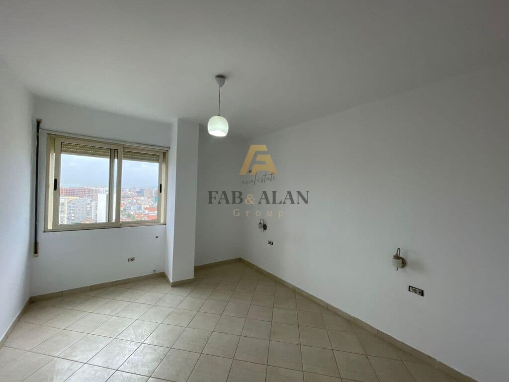 APARTAMENT 2+1 PER SHITJE TEK ISH PARKU! 3