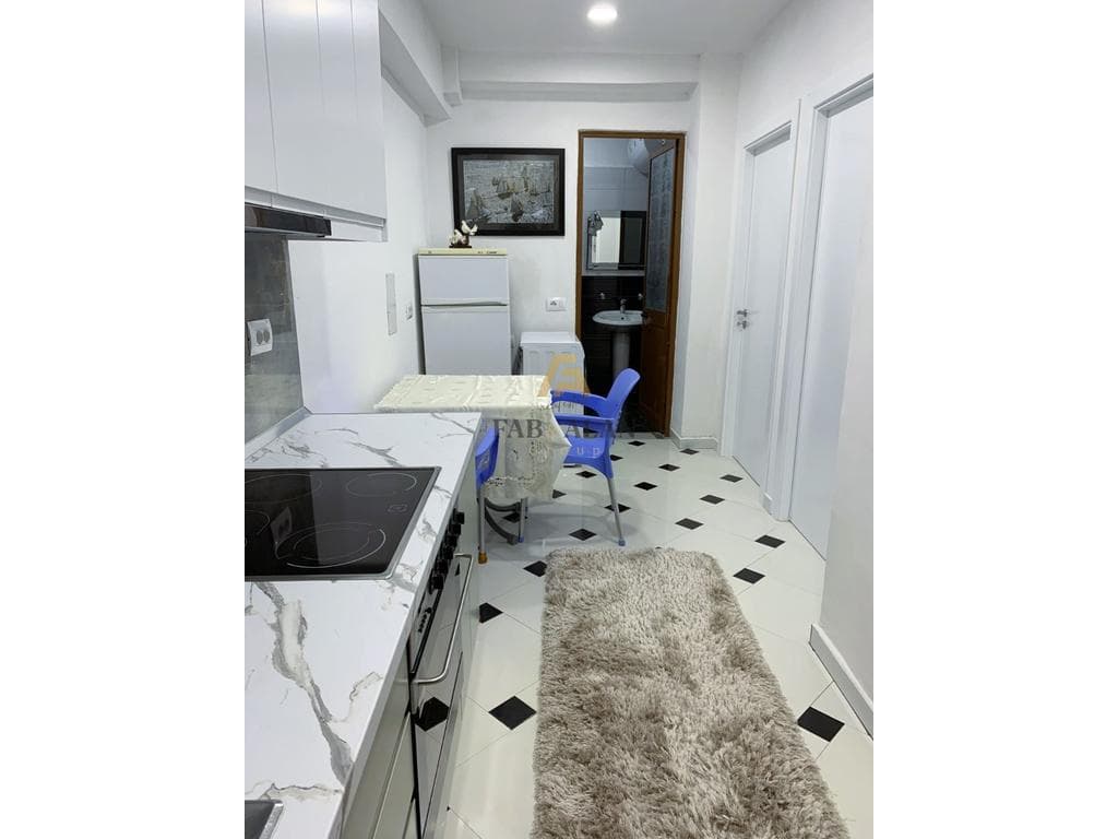PRANE 5 MAJIT APARTAMENT 1+1 PER QERA PJESE E NJE KATI VILE! 3