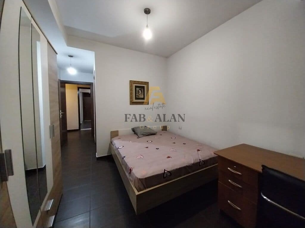 TEK ZOGU I ZI APARTAMENT 2+1+2 PER SHITJE 3