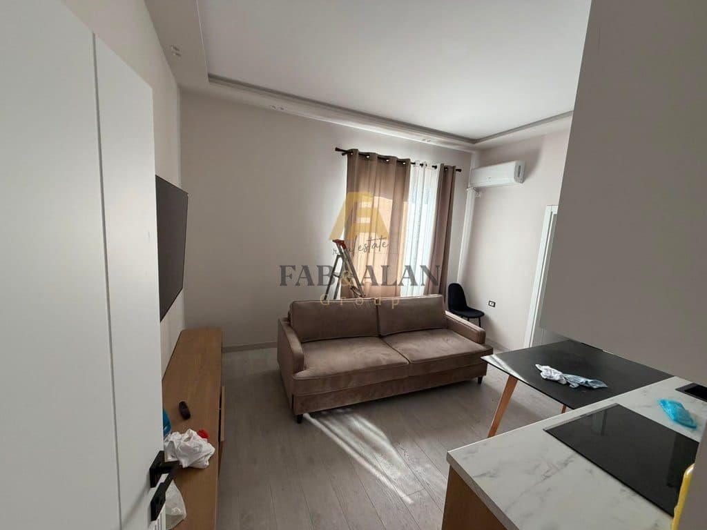 Jepet apartament me qera pranë Qendrës së Tiranës: Çmimi: 650 Euro/muaj 2