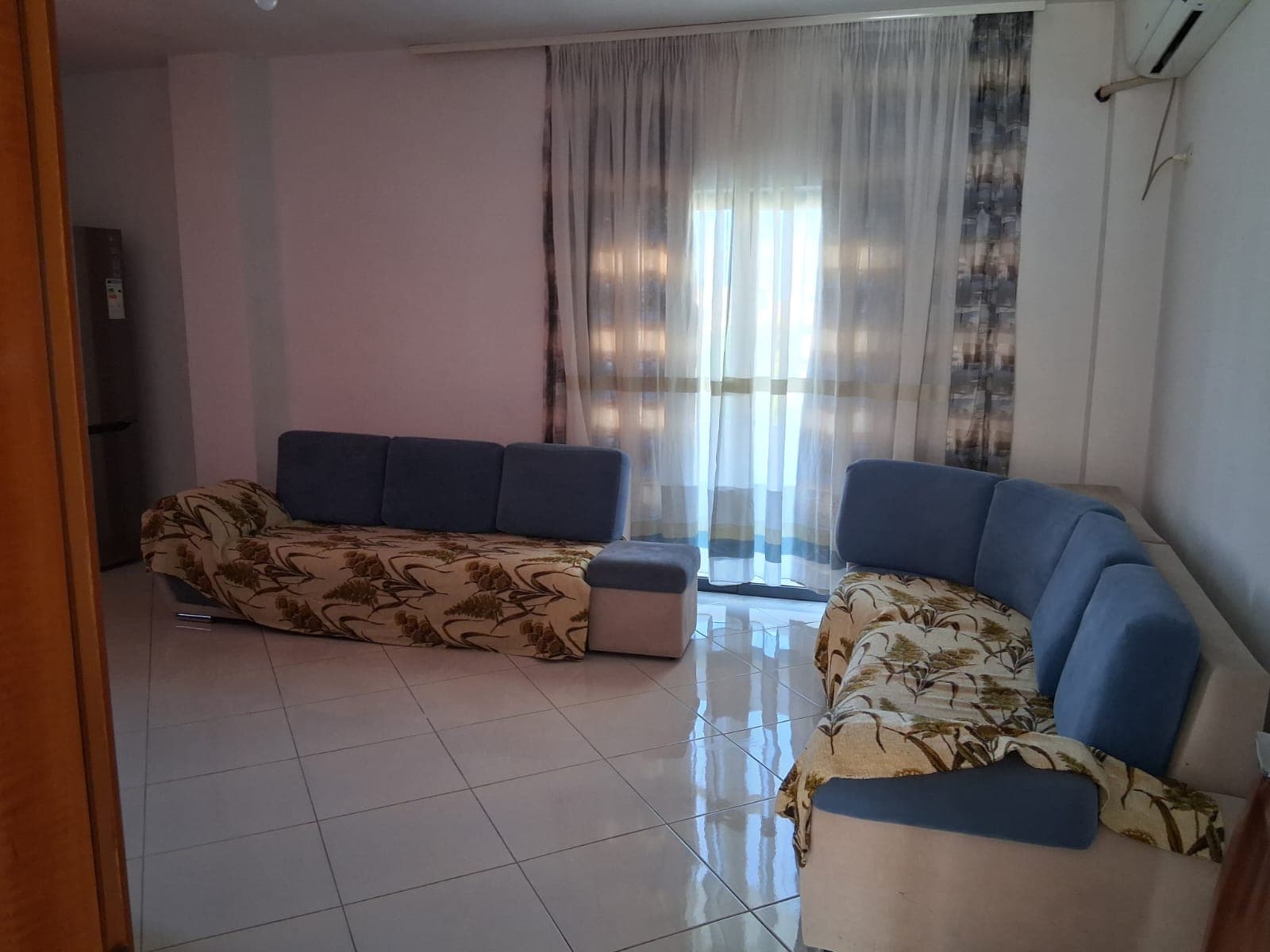 Apartament 2+1+2 Me Qira në Ali Demi, Tiranë - 768€ | 1 dhomë ndenjeje, 1 kuzhinë