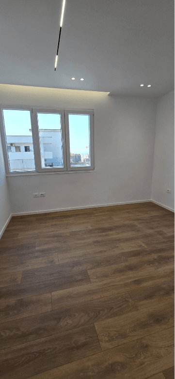 🏡 Shitet Apartament 1+1 – 21 Dhjetori, Tiranë 4