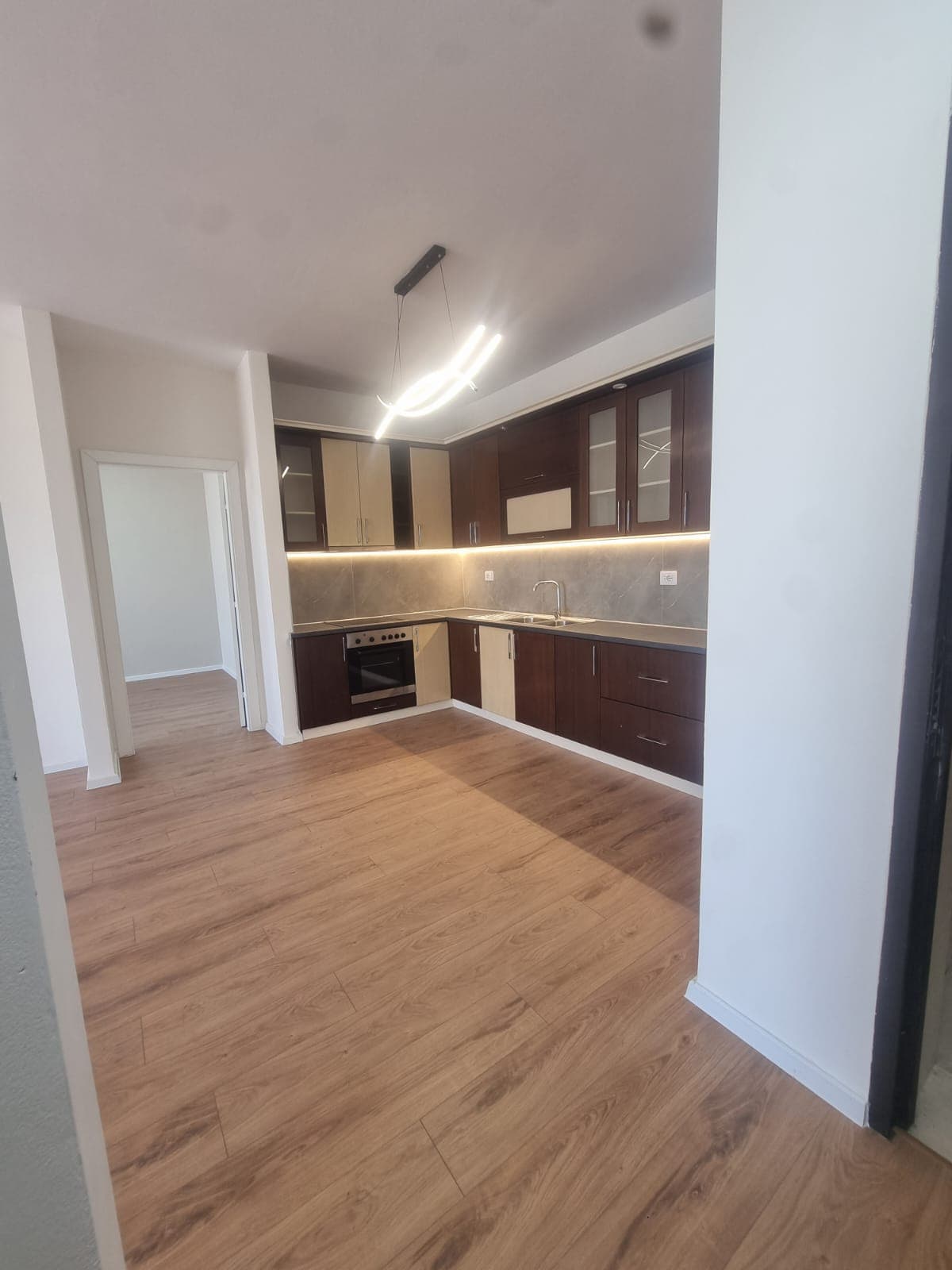APARTAMENT 2+1+2 PËR SHITJE – ASTIR