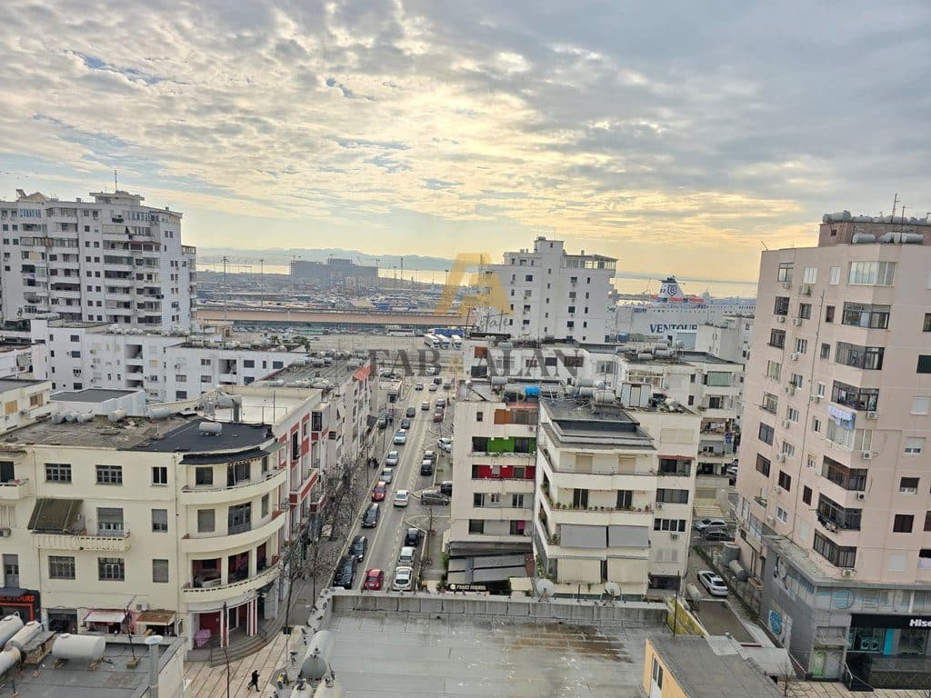 TE STACIONI I TRENIT NE DURRES APARTAMENT 2+1 PER SHITJE! 3
