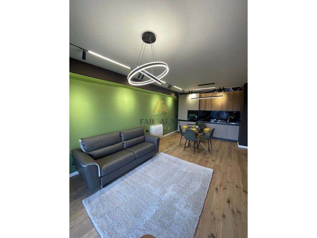TEK RRUGA E KOSOVAREVE APARTAMENT 2+1 ME QERA!