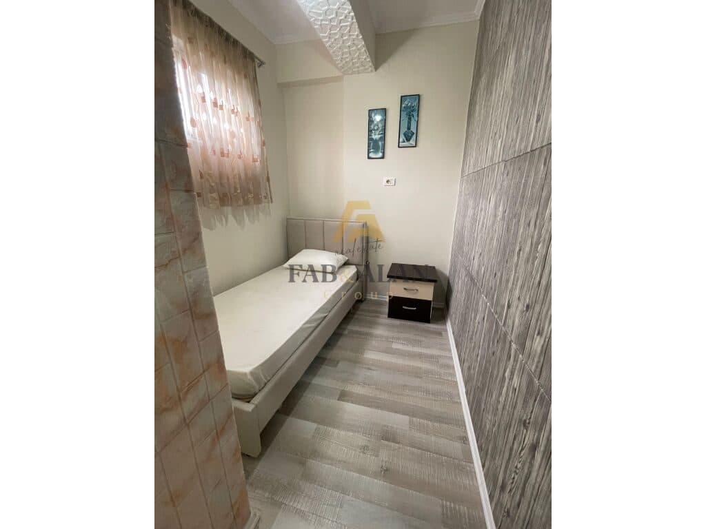 TEK BLLOKU I VILAVE PRANE KRISTAL CENTER, APARTAMENT 2+1 PER QERA! 4