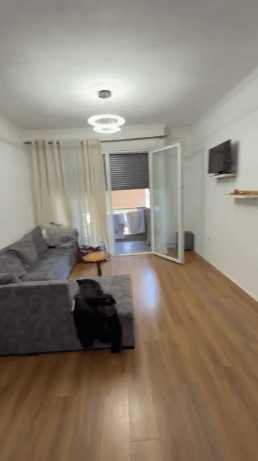 🏡 Shitet apartament 2+1+2 + postparkim, në zonën e 5 Majit. 3