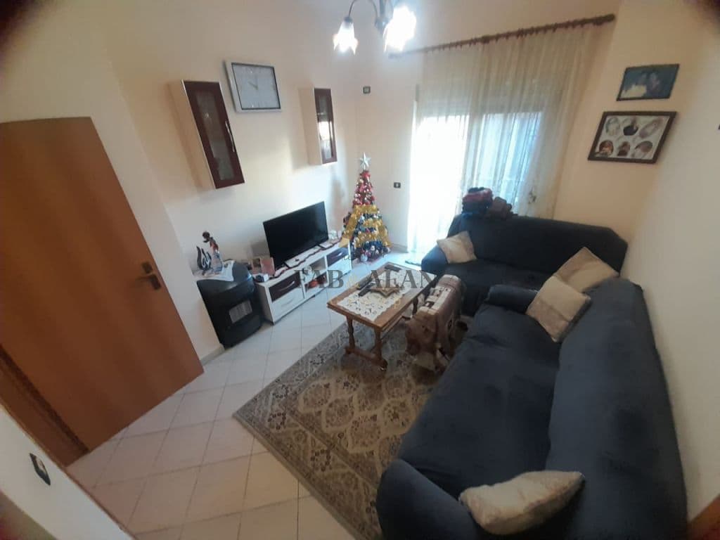 TEK XHAMLLIKU ,SHKOLLA NIKEL DARDANI APARTAMENT 2+1 PER SHITJE !