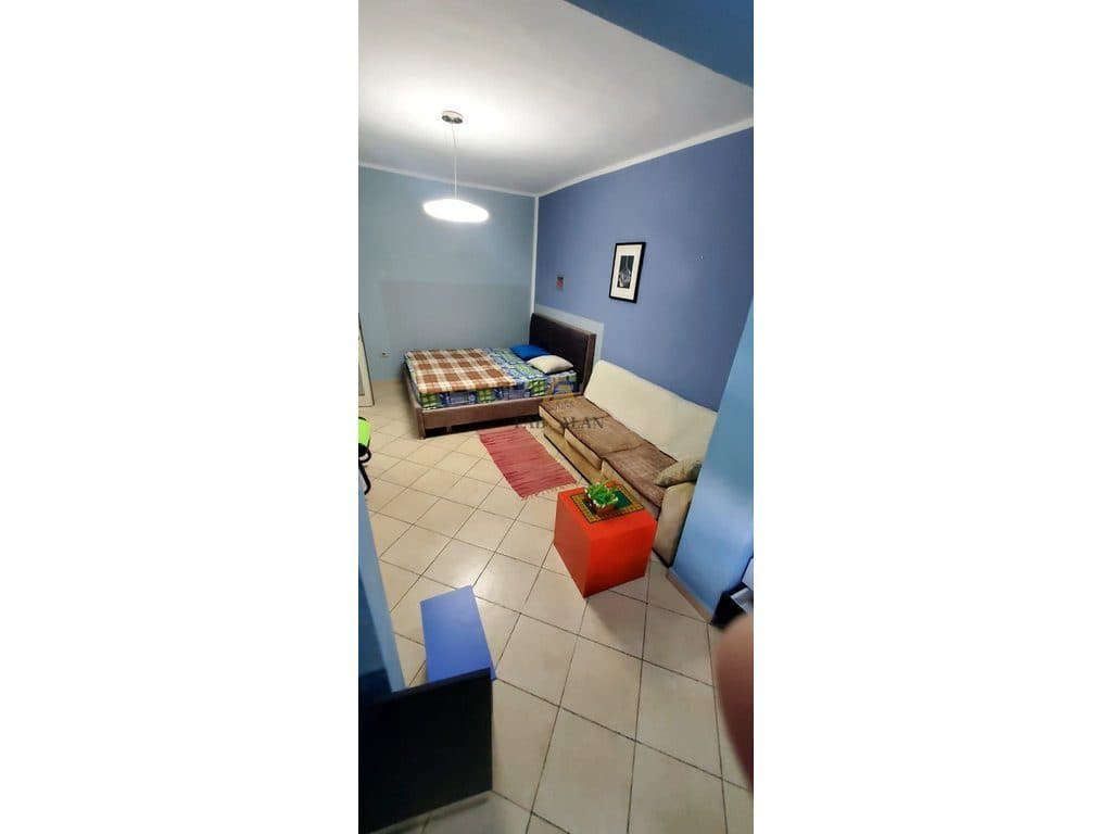TEK RRUGA BARDHYL APARTAMENT 2+1 PER QERA! 4