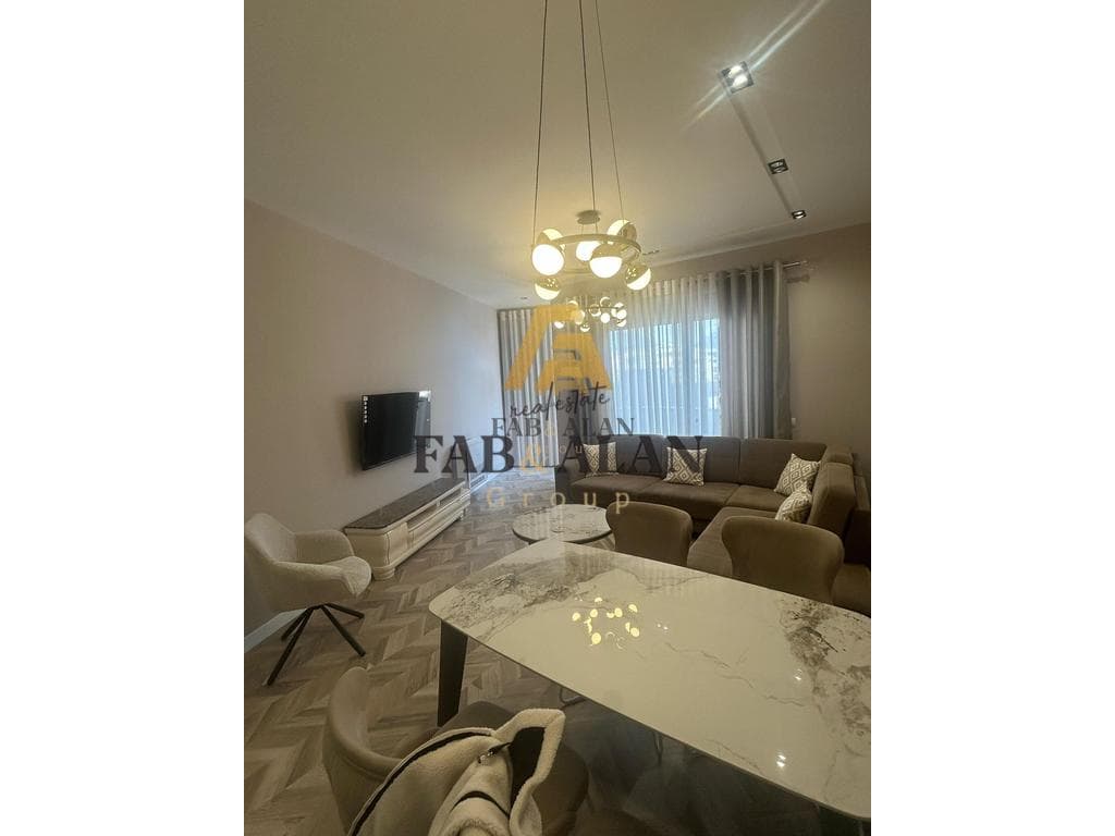 NE QENDER TE TIRANES 9-KATESHET APARTAMENT 2+1+2 ME QERA ! 4