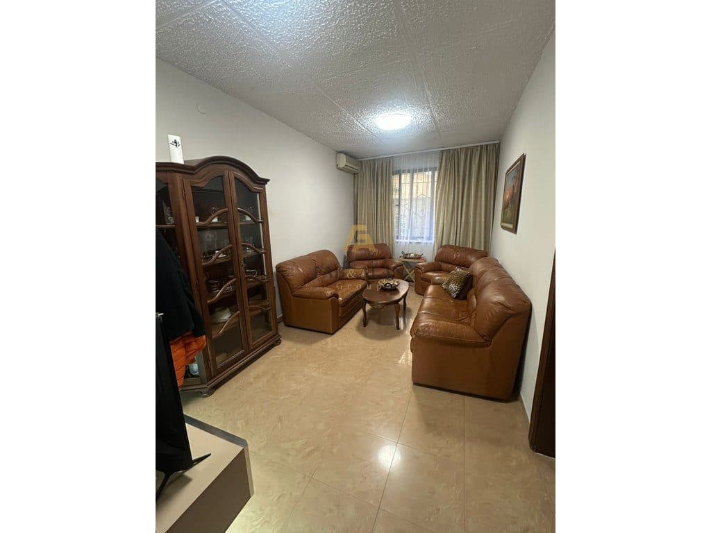 TEK VASIL SHANTO APARTAMENT 1+1 PER QERA!