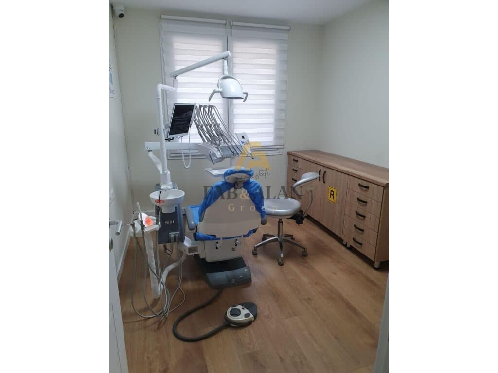 Ambient biznesi per Qera tek 21 Dhjetori