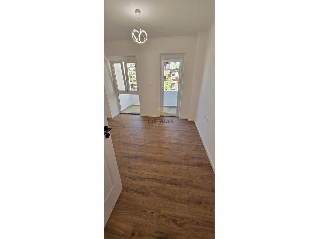 TEK RRUGA E KAVAJES APARTAMENT 2+1 PER SHITJE!