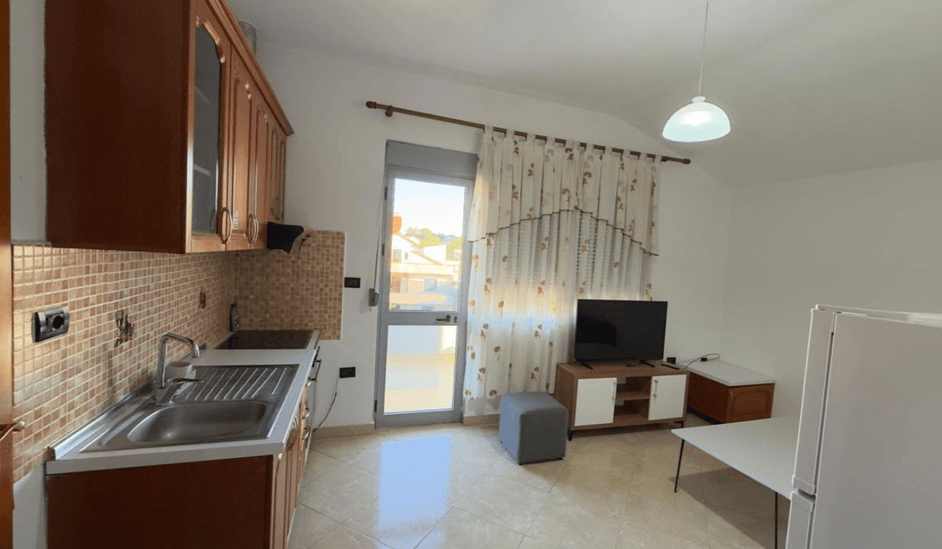 Apartament 1+1 Me Qira në Rruga 5 Maji, Tiranë - 540€ | 75 m²
