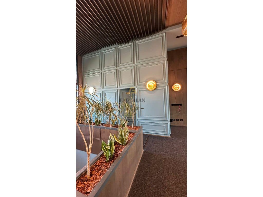 AMBIENT BIZNESI PREMIUM ME QERA – ROOFTOP EKSKLUZIV NË TIRANË
JEPET ME QERA / SHITJE – AMBIENT KOMERCIAL PREMIUM 3