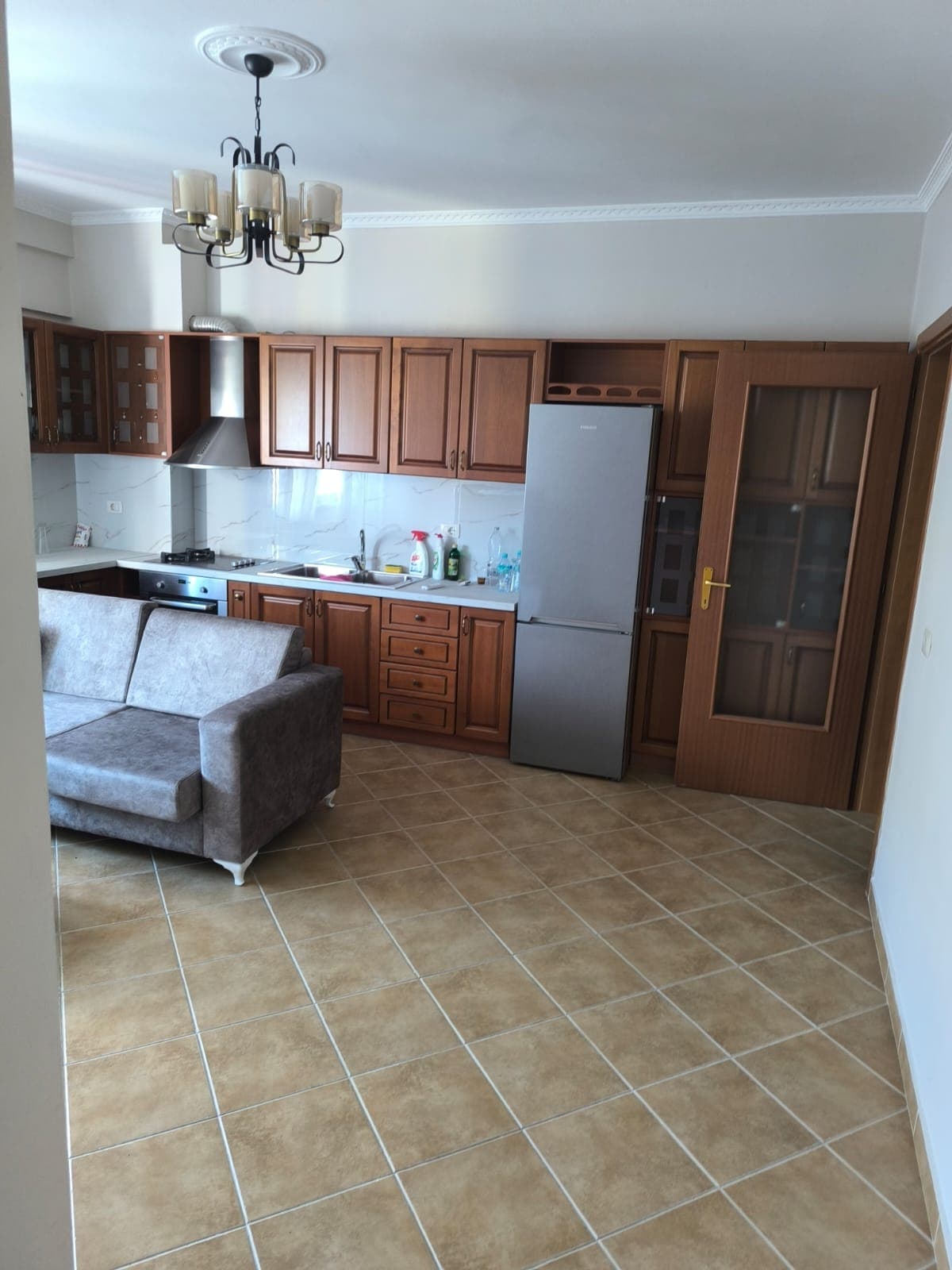 SHITET APARTAMENT NE FRESK 2