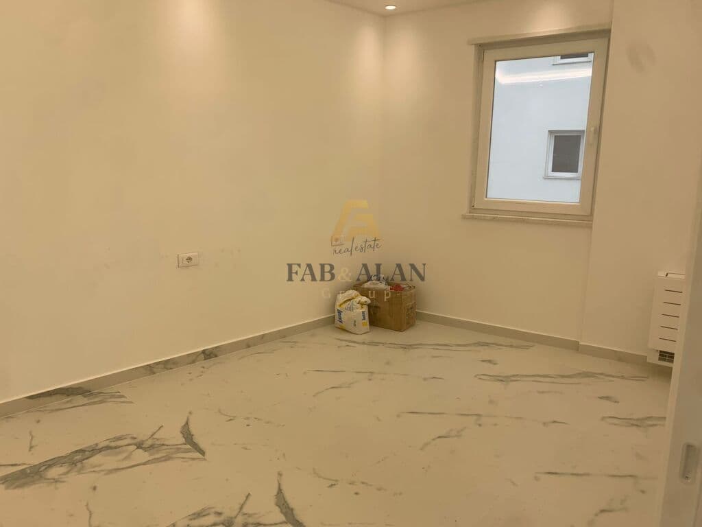 TEK MINE PEZA NE REZIDENCEN DONIKA CENTER APARTAMENT 2+1+2 PER QERA! 4