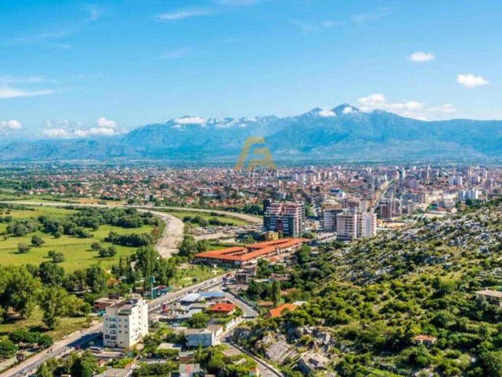 NE SHENGJIN 2000 M2 TOKE PER SHITJE!