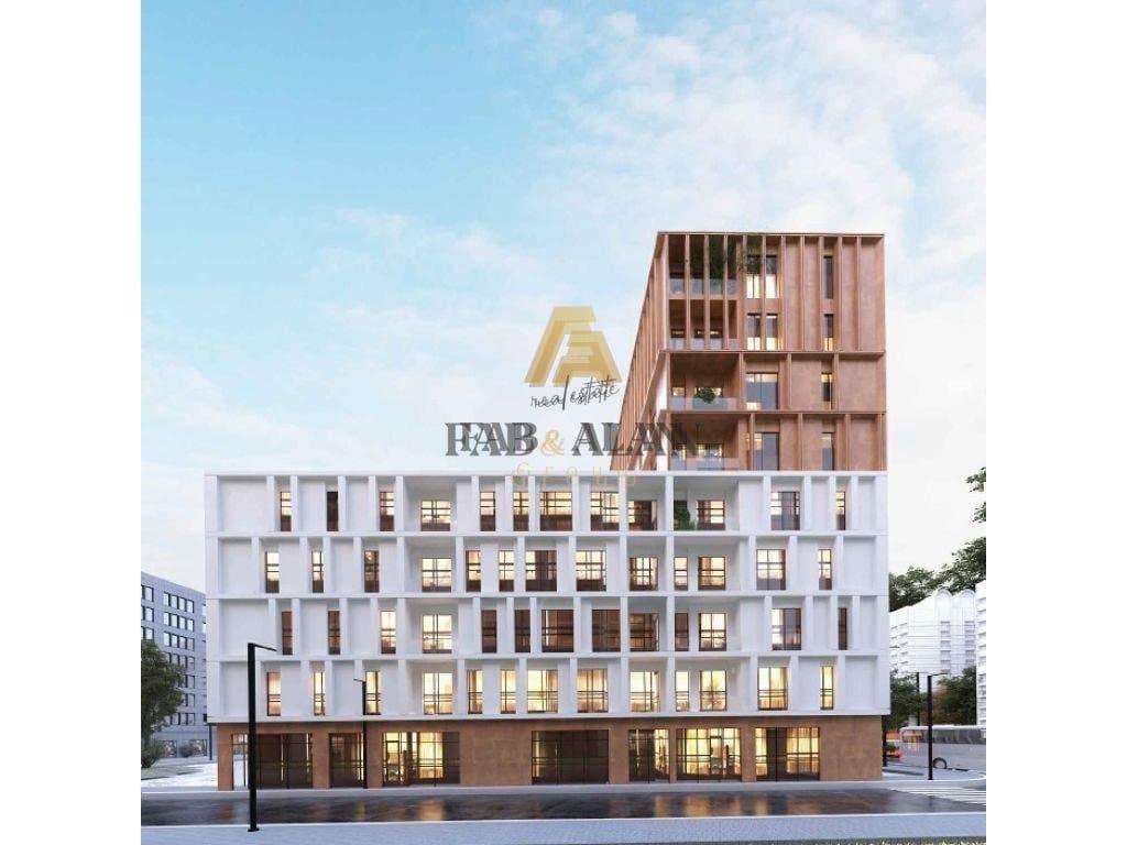 PRANE BULEVARDIT TE RI APARTAMENT 3+1+2+2 POSTE PARKIMI PER SHITJE! 1