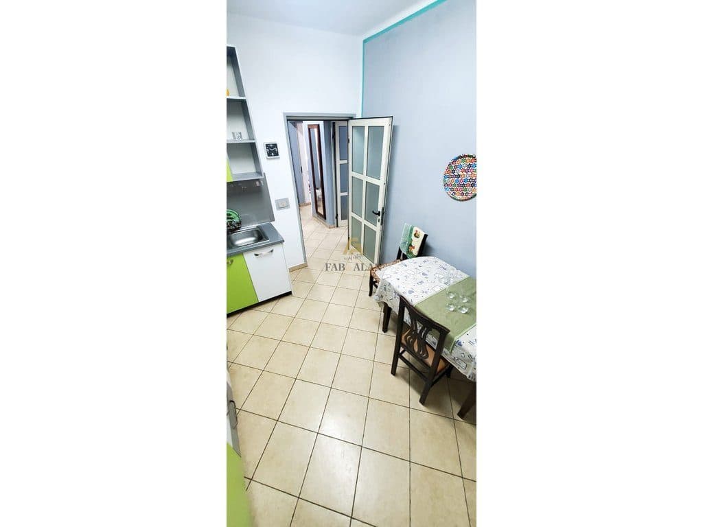 TEK RRUGA BARDHYL APARTAMENT 2+1 PER QERA!
