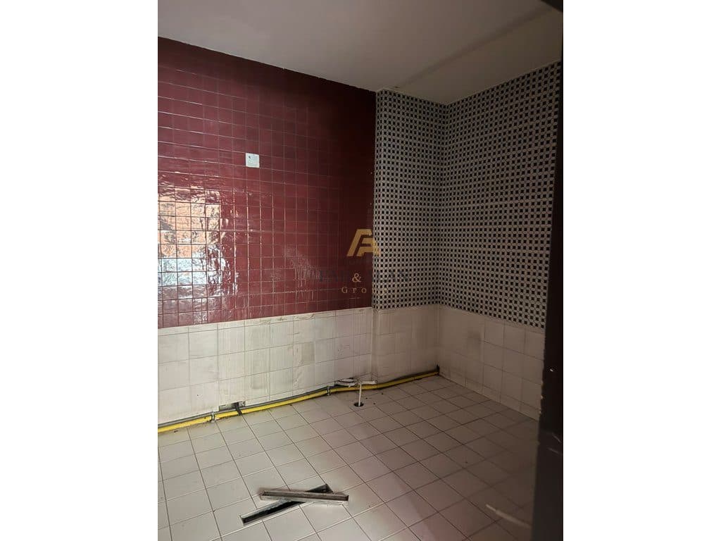 Dyqan për Qira në Kompleksin Delijorgji, Tiranë - 2500€ | 73.1 m² 2
