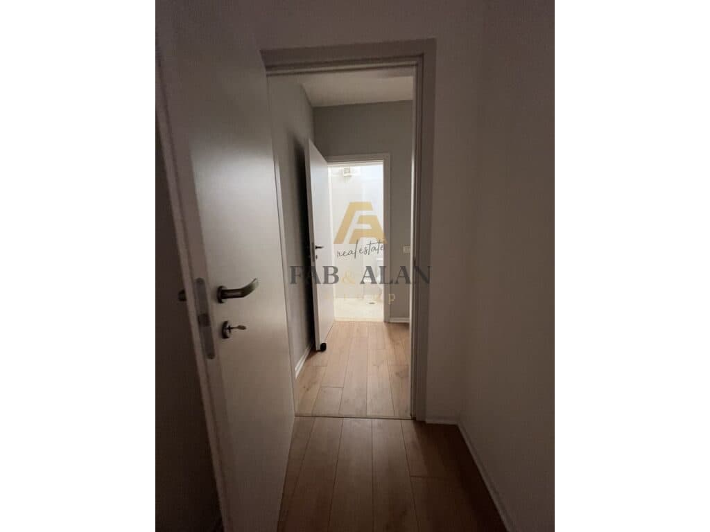 TEK RIZA CEROVA APARTAMENT 2+1+2 PER QERA!