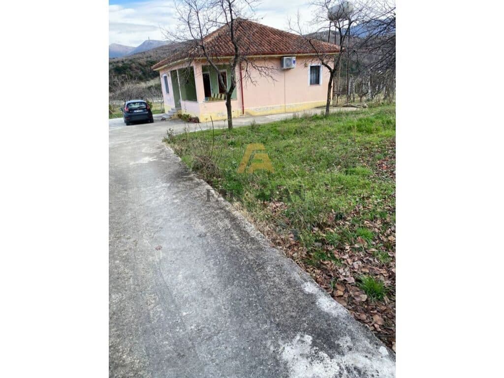 SHTEPI+TOKE PER SHITJE NE BERZHITE!
