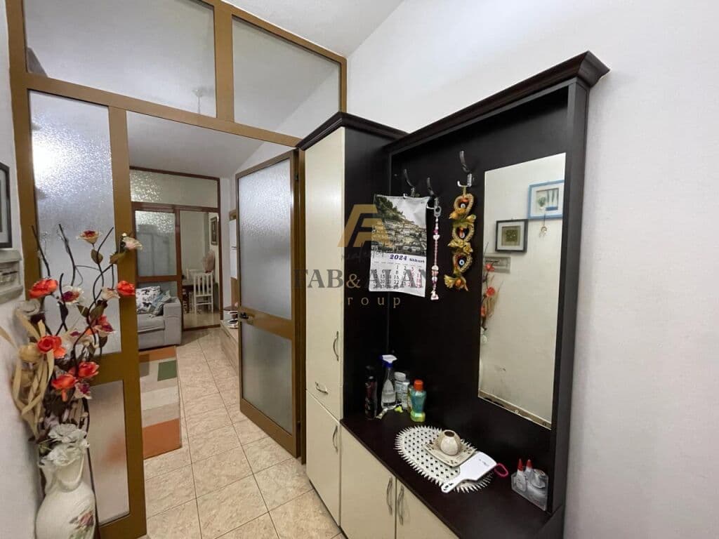 APARTAMENT 2+1 PER SHITJE TEK SPITALI AMERIKAN 2!