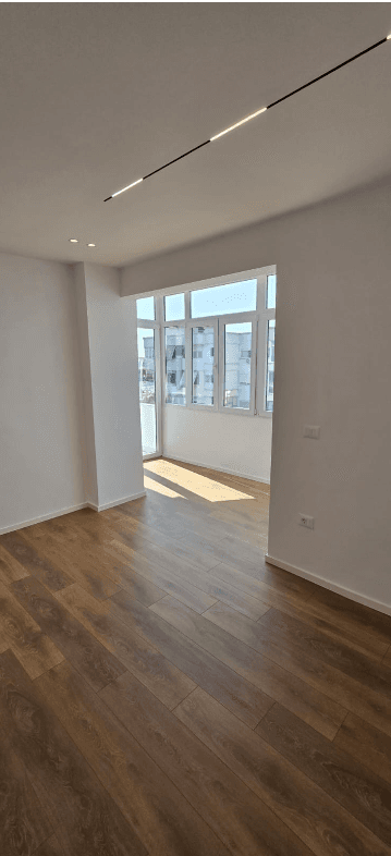 🏡 Shitet Apartament 1+1 – 21 Dhjetori, Tiranë 2