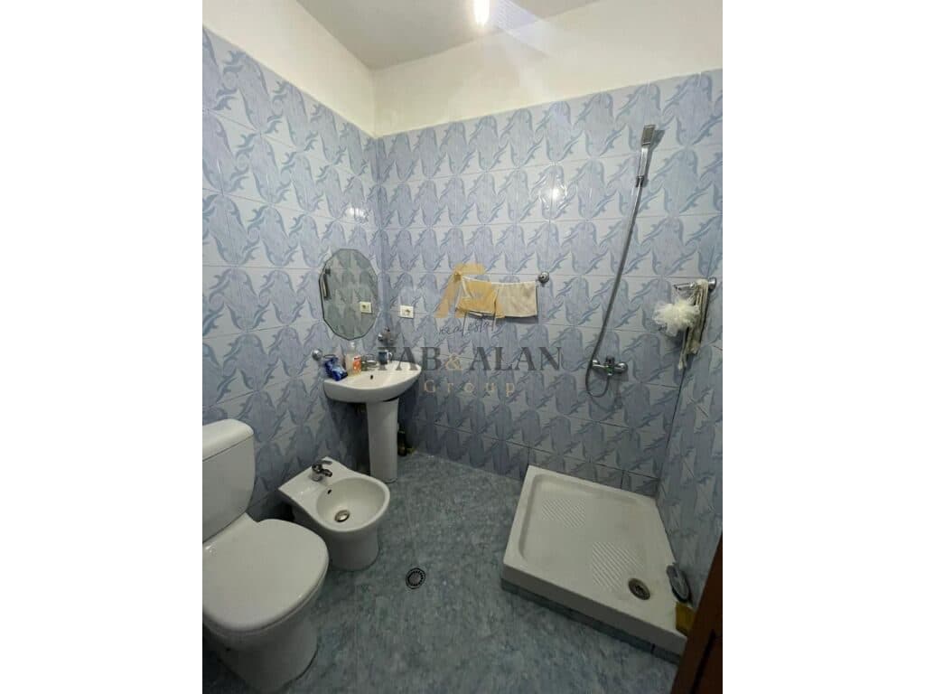 MBRAPA SPITALIT AMERIKAN 2 APARTAMENT 1+1 PER SHITJE! 4