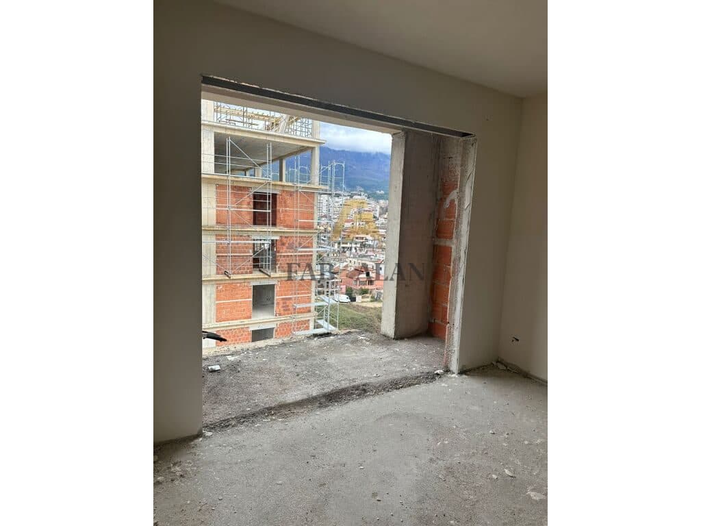 NE PORCELAN APARTAMENT 1+1 PER SHITJE!