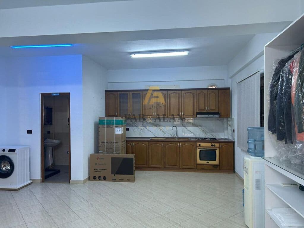 TEK FABRIKA E MIELLIT 1+1 NE KAT VILE PER QERA! 2